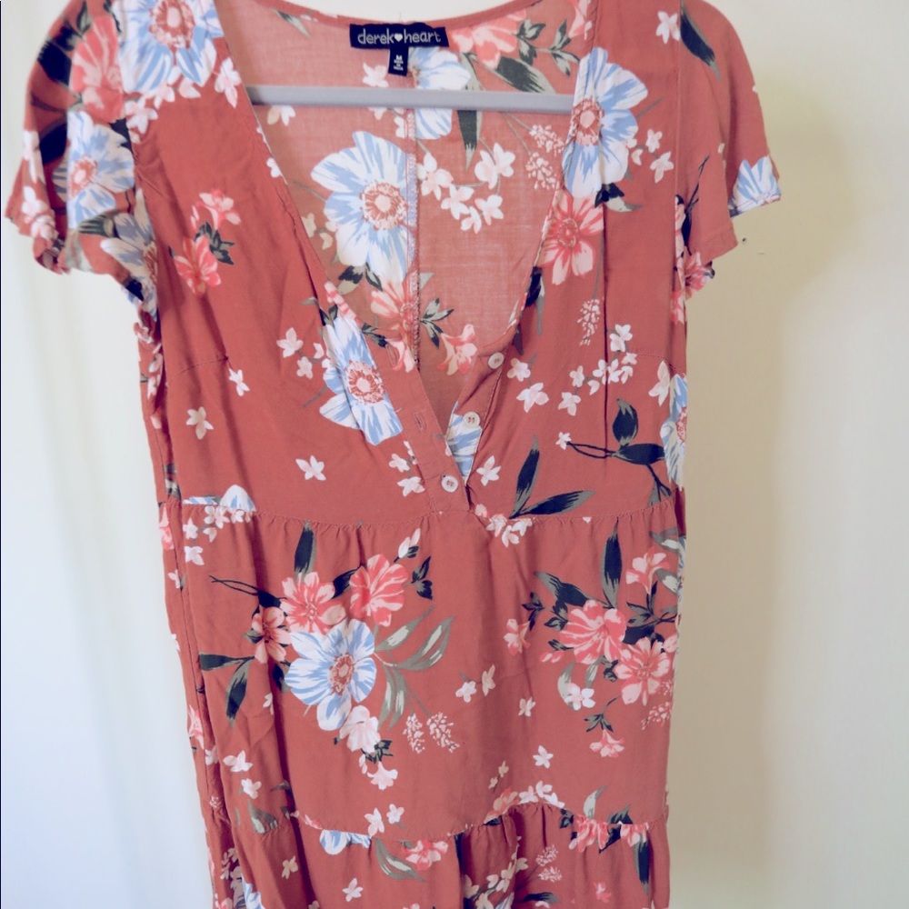 Cute flowy short floral dress